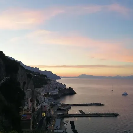 Amalfi Small Wonder Tiny Town House Exterior foto