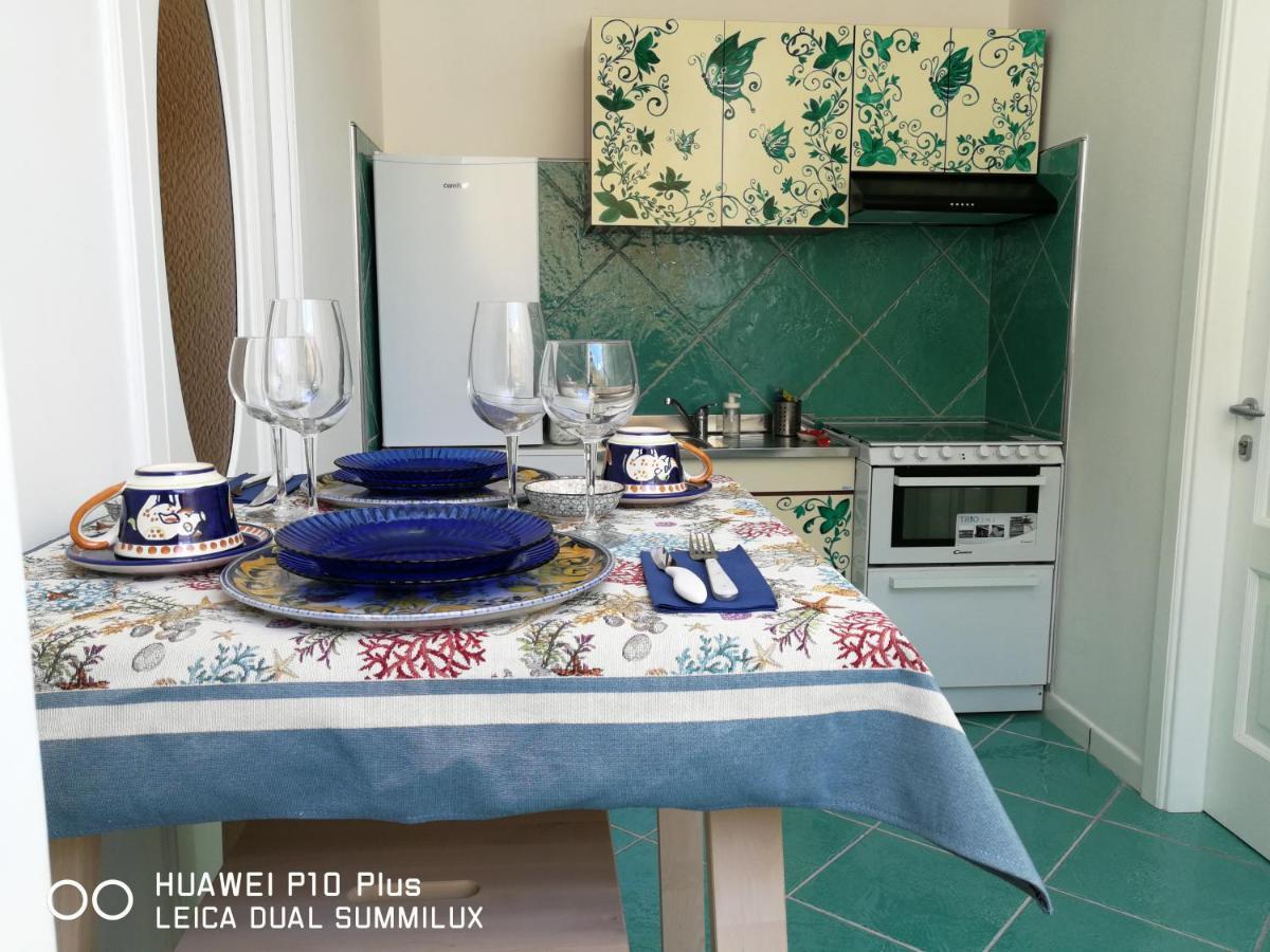Small Wonder Tiny Town House * Amalfi